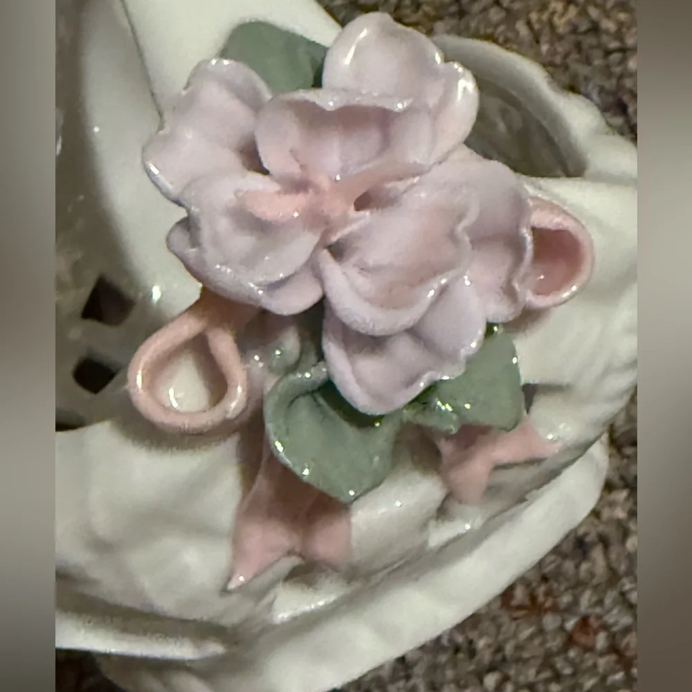 Sculpted Porcelain 3D Floral Basket & Bud Vase Vintage  Set